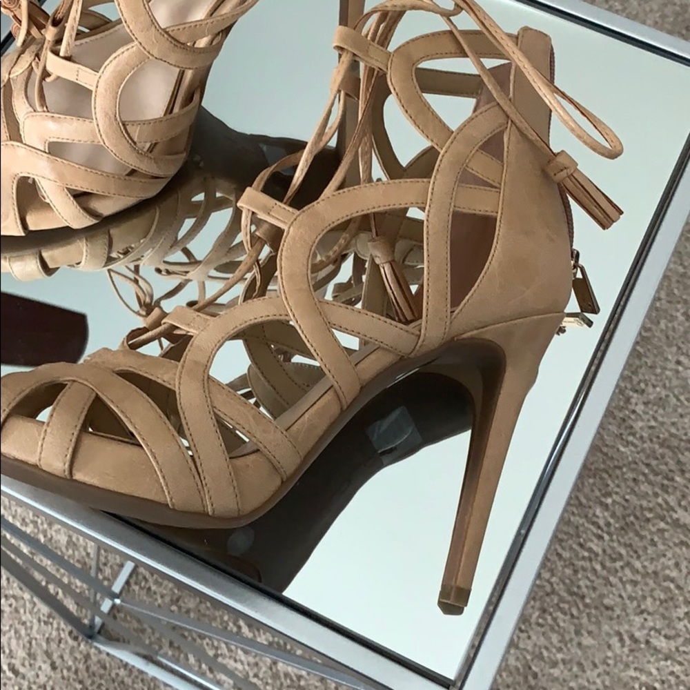 Heels - Picture 3 of 8